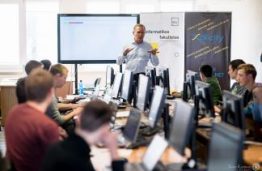KTU „Code Jam“ apsilankiusius IT specialistus iš Nyderlandų stebino lietuvių programuotojų entuziazmas