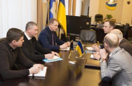 KTU alumnas Paulius Klikūnas apie darbą ES misijoje Ukrainoje: tai kontrastų šalis